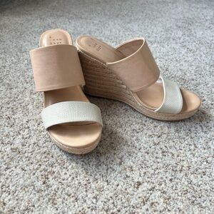 A NEW DAY Size 8 Coastal Summer Wedge Heels Excellent Condition